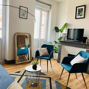 https://appartement-atypique-avec-clim-et-balcon.midi-pyreneeshotels.com